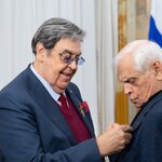 Мэр Москвы Сергей Собянин наградил народных артистов России Герарда Васильева и Юрия Веденеева