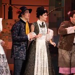 Сцена из спектакля "Собака на сене"