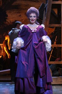 Маркиза де Помпадур в спектакле «Фанфан-Тюльпан» 